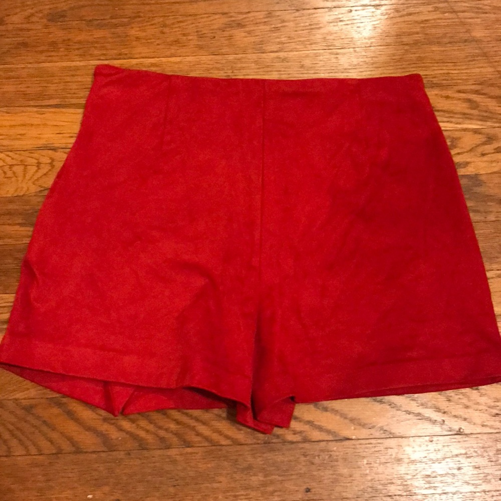 Red skort - Picture 2 of 3